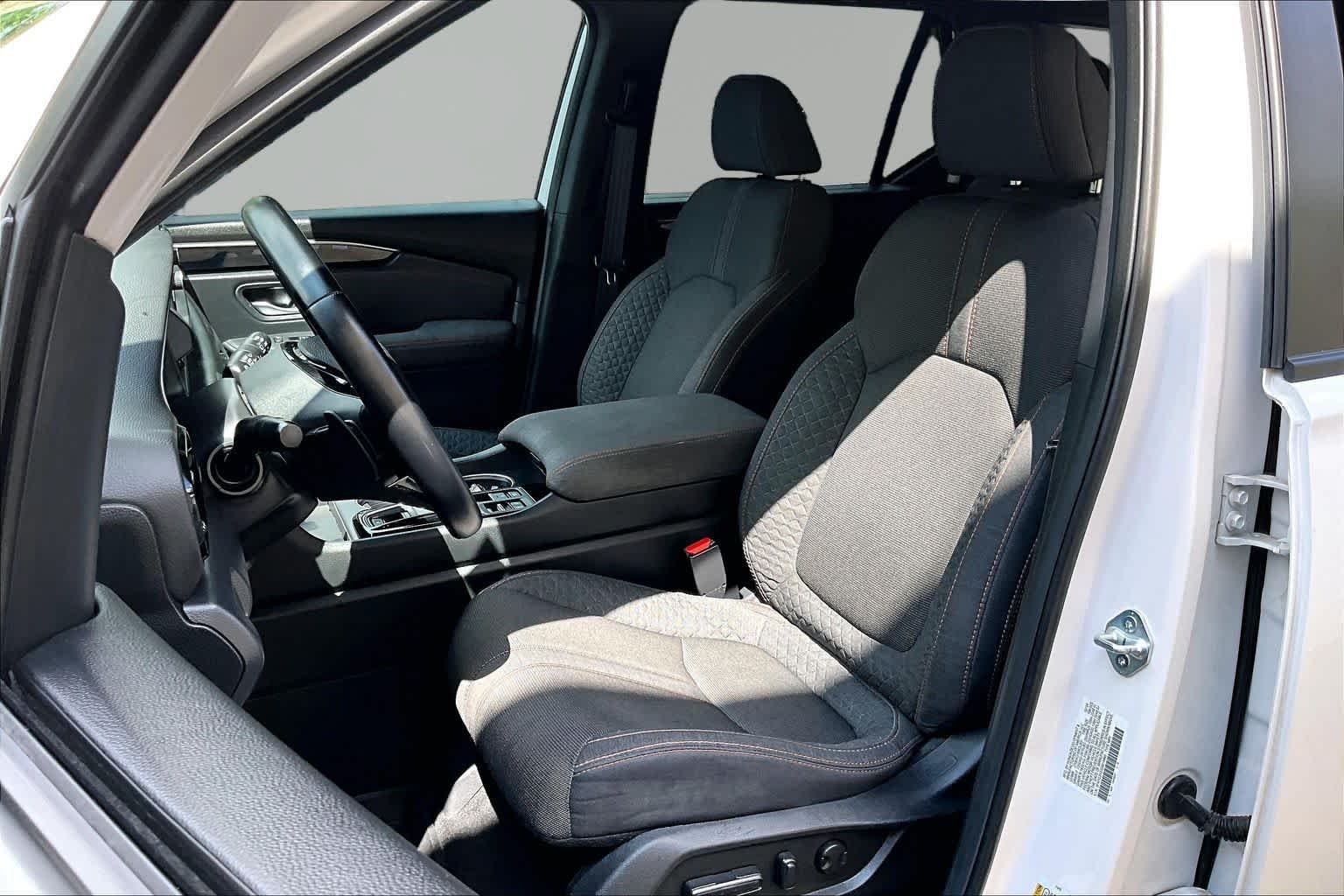Used 2025 Platinum White Pearl Honda Sport image 8