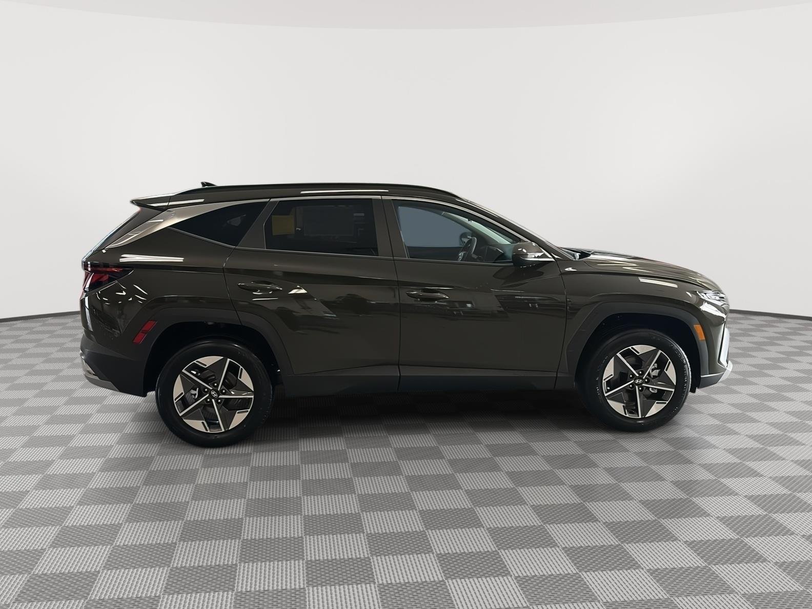 Used 2026 Rockwood Green Hyundai SEL image 4