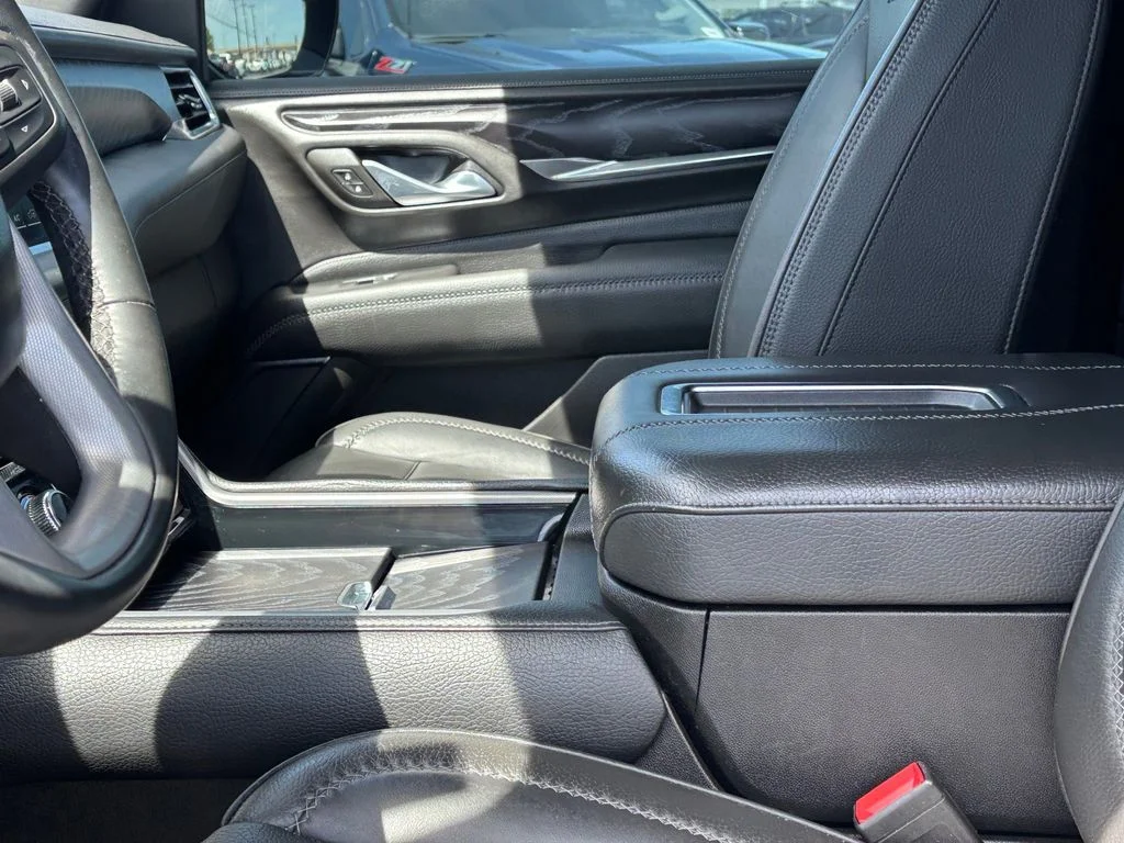Used 2023 Silver GMC Denali image 12