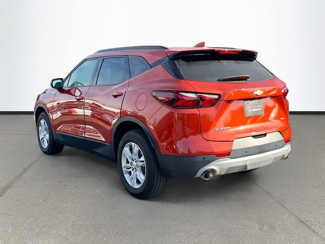 Used 2022 Orange Metallic Chevrolet LT image 5