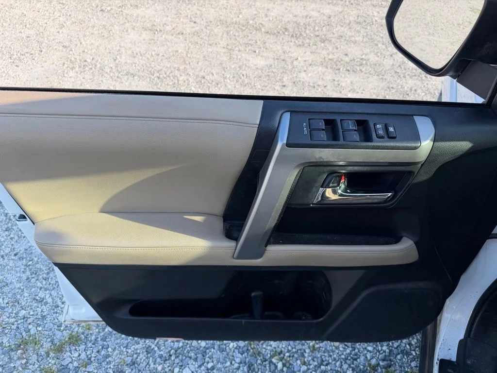 Used 2019 White Toyota SR5 image 20