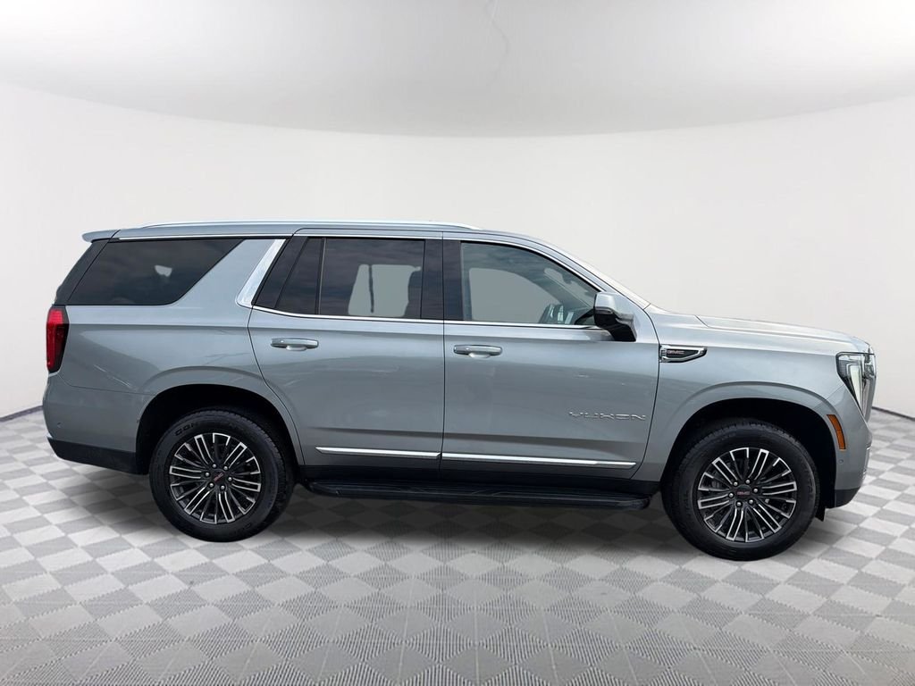 Used 2025 Silver GMC Elevation image 4