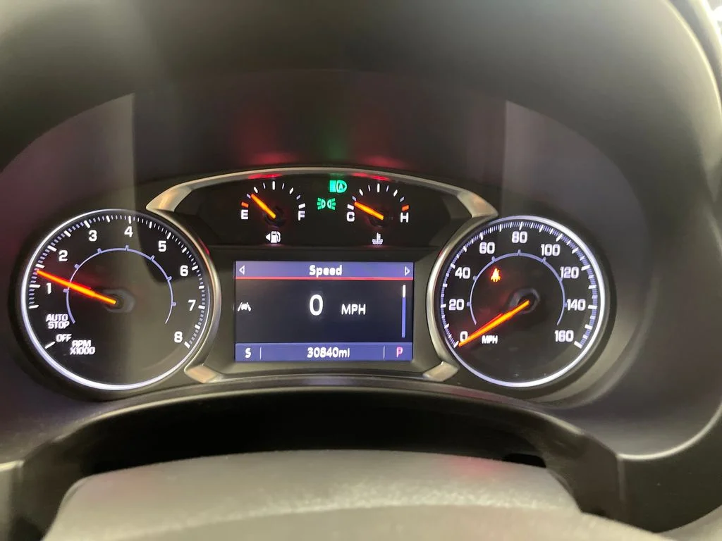 Used 2023 Silver GMC SLT image 23