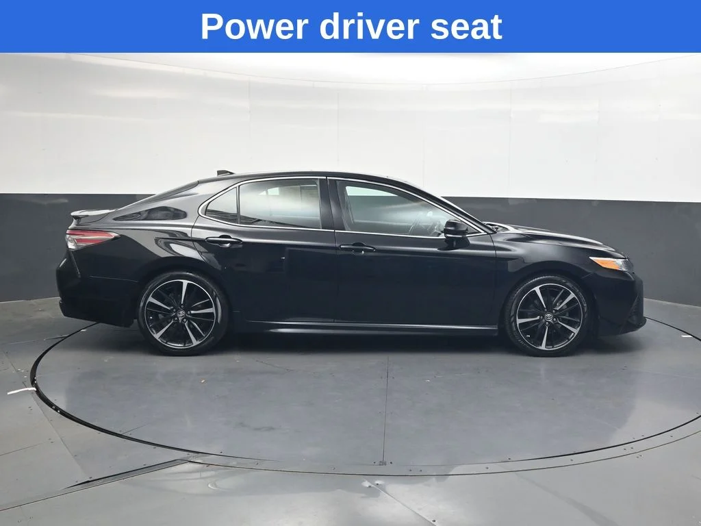 Used 2018 Midnight Black Metallic Toyota XSE image 3