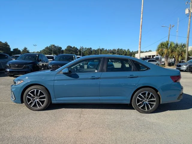 Used 2025 Blue Volkswagen 1.5T SE image 2