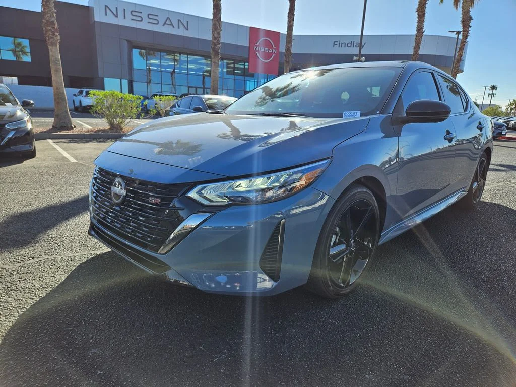 2025 Nissan Sentra SR CVT's photo