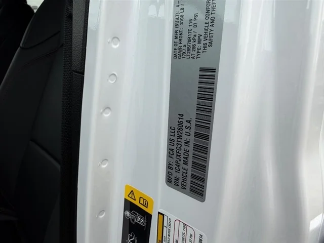 New 2026 Bright White Clear-Coat Exterior Paint Jeep Rubicon image 20