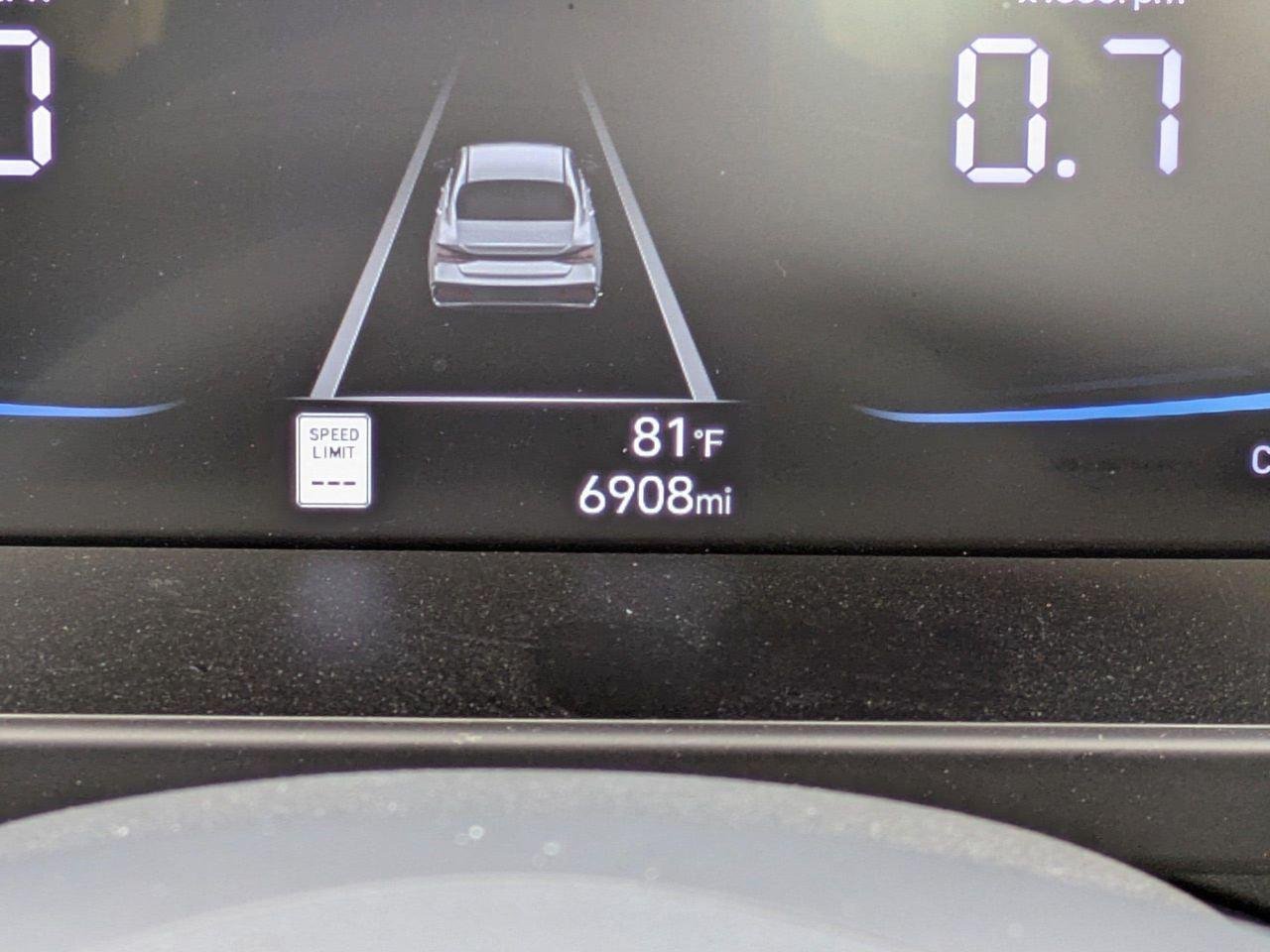 2025 Hyundai Elantra SEL - Photo 69