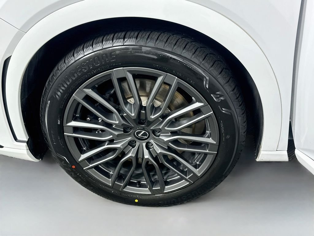 Used 2024 Ultra White Lexus 500h F SPORT Performance image 32