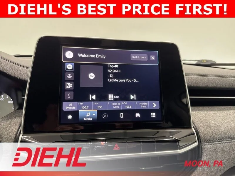 Used 2022 White Jeep Latitude image 28