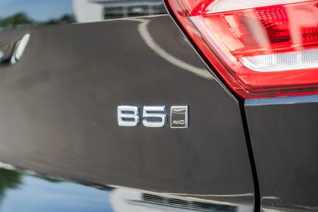 Certified Used 2023 Onyx Black Volvo Plus image 8