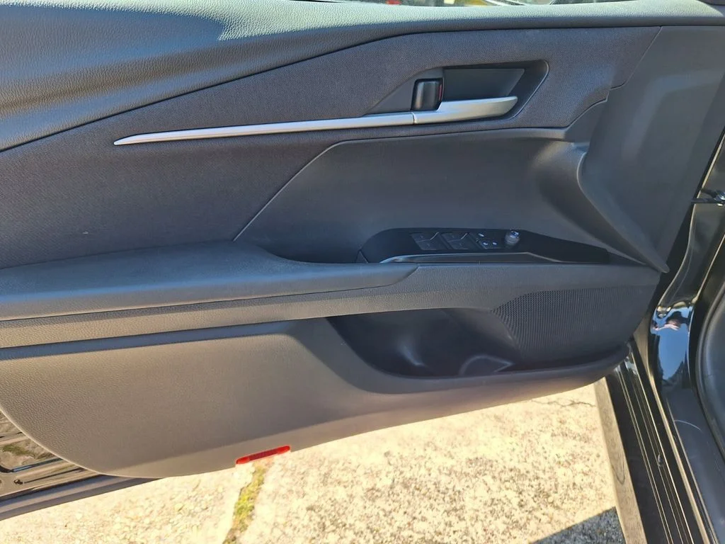 Used 2025 Midnight Black Metallic Toyota LE image 30