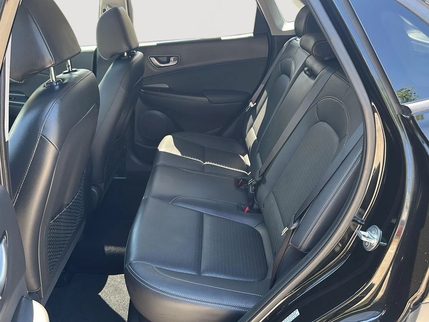 Used 2020 Ultra Black Hyundai Limited image 17