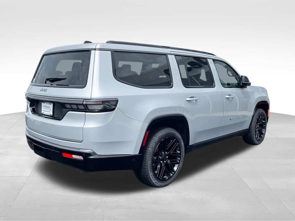New 2026 Silver-Zynith Exterior Paint Jeep Limited Reserve image 8