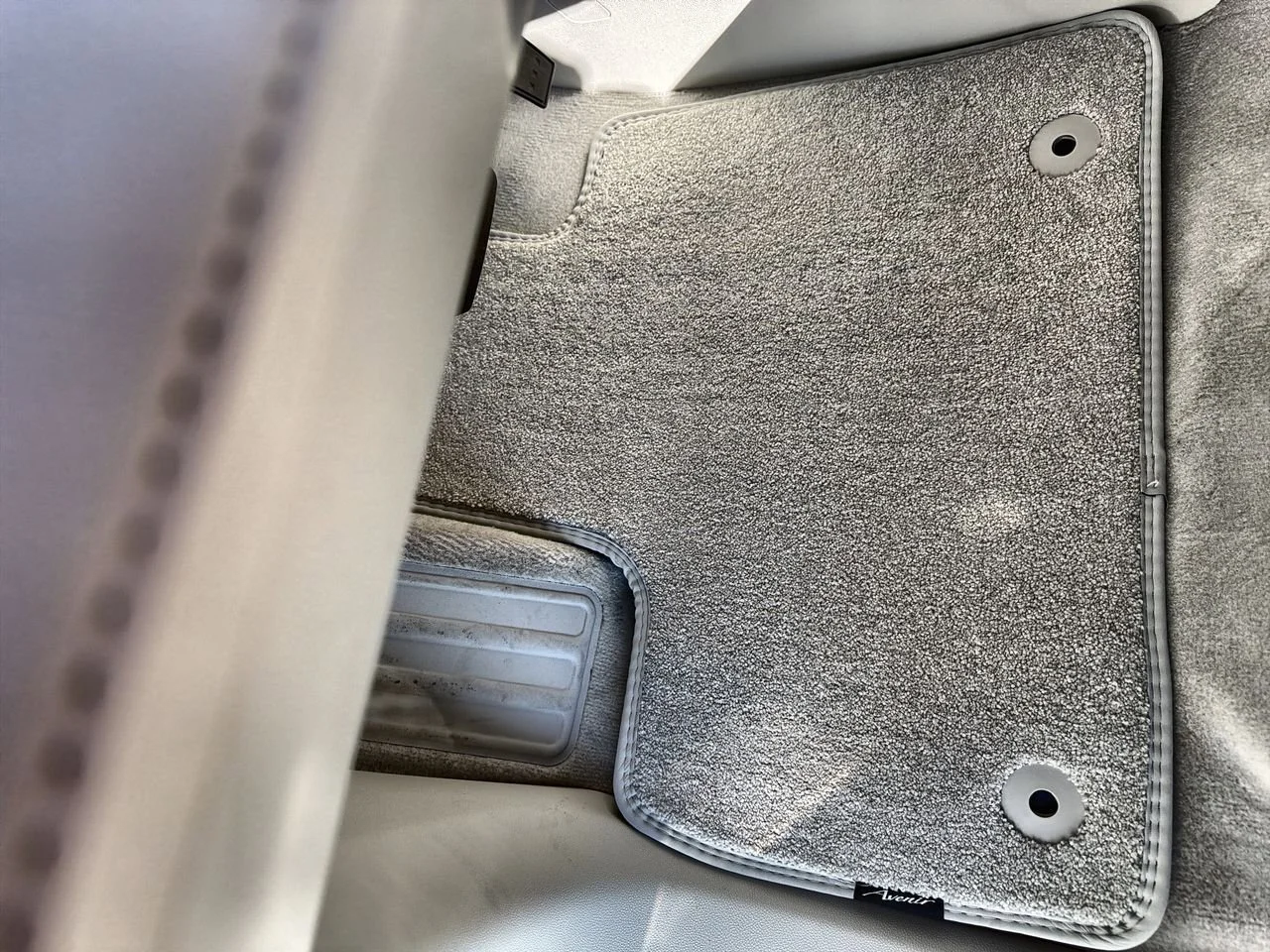 New 2026 Moonstone Gray Metallic Buick Avenir image 30