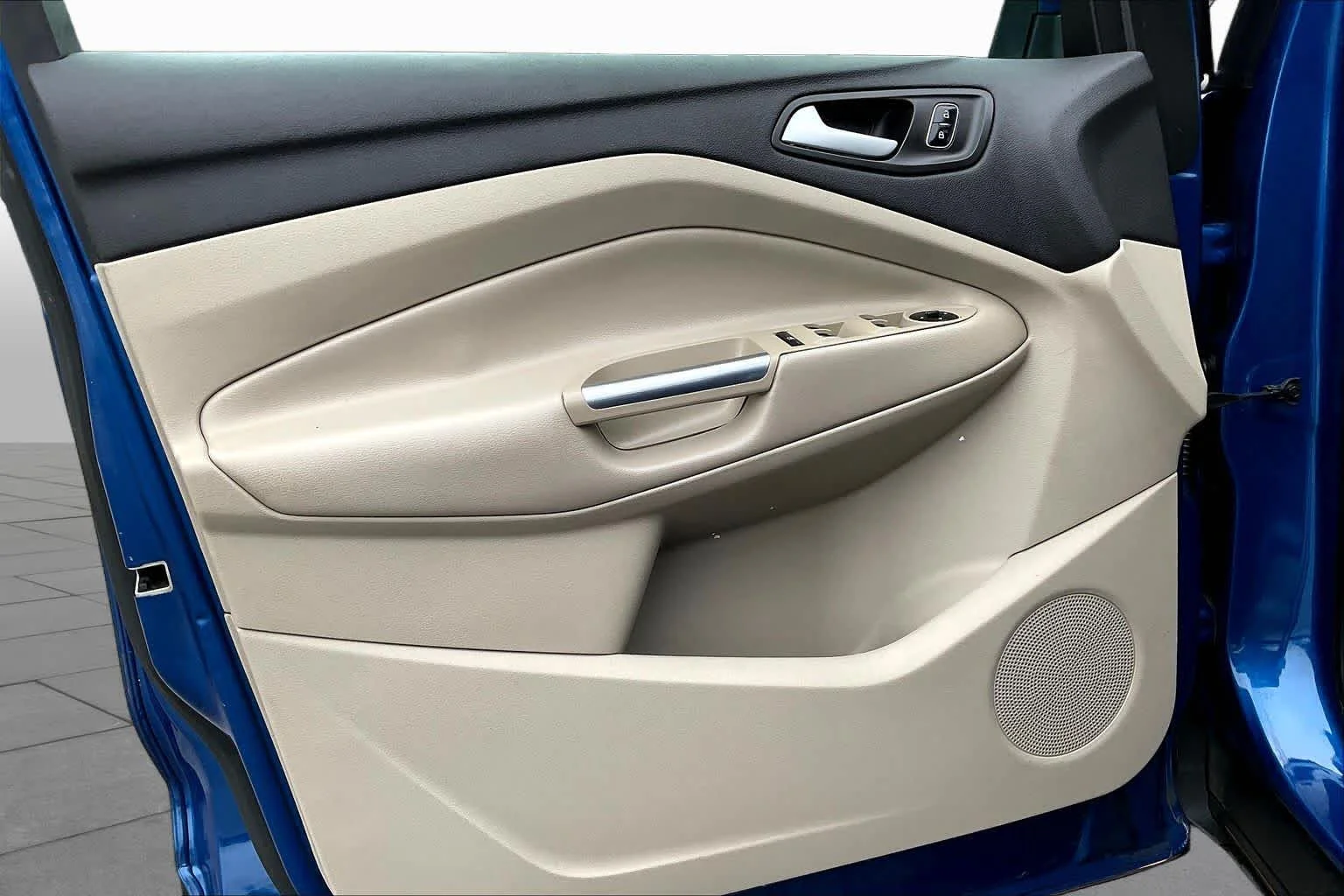 Used 2017 Lightning Blue Metallic Ford SE image 21