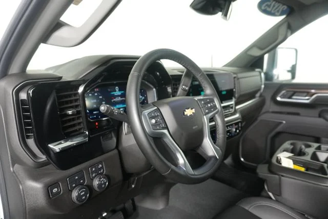 Certified Used 2025 Summit White Chevrolet LT image 18