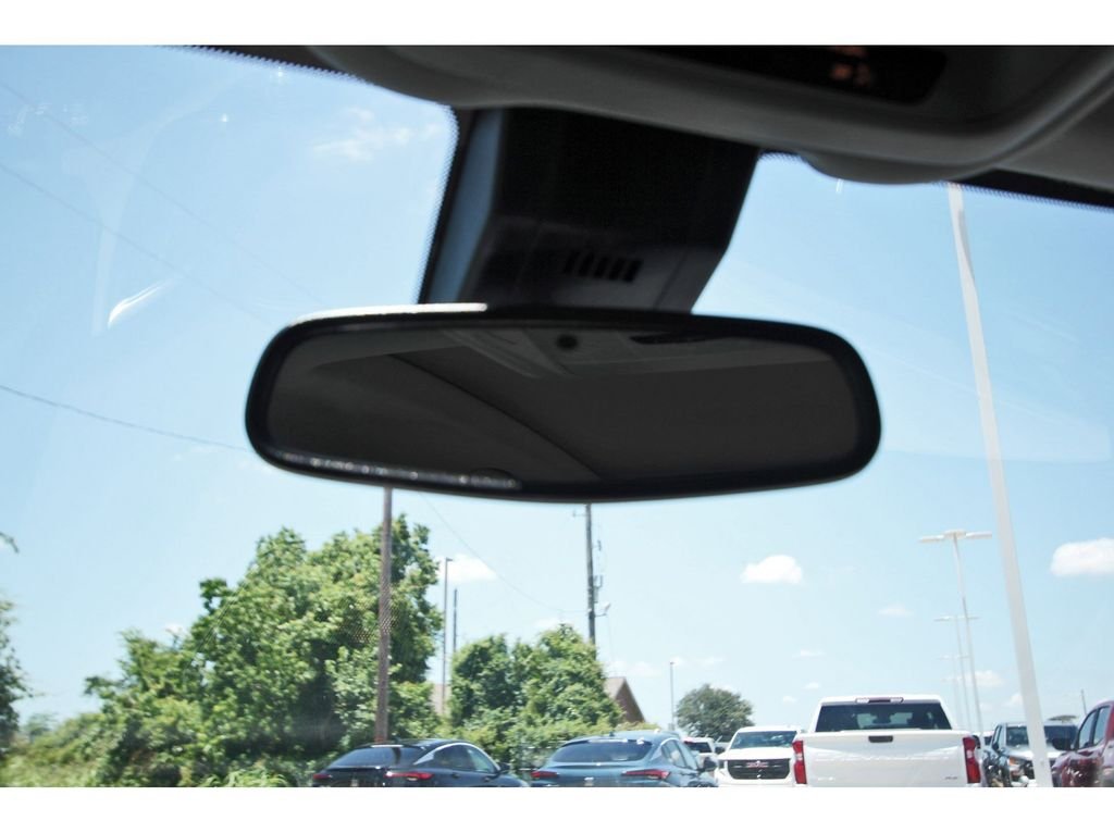 Used 2021 White Chevrolet Premier image 22
