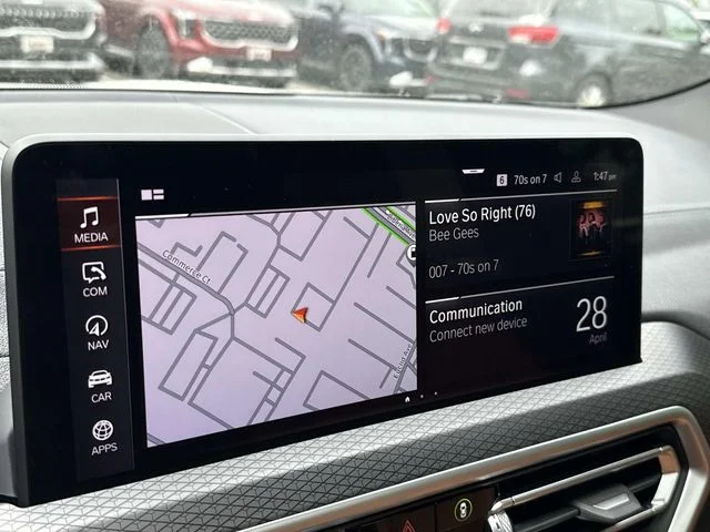 Used 2023 White BMW M40i image 3