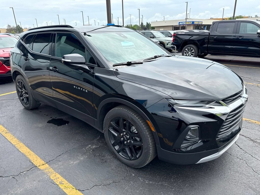Used 2022 BLACK Chevrolet LT image 9