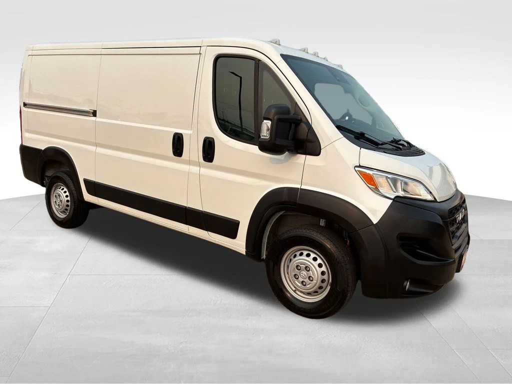 Used 2025 White Ram Base image 8