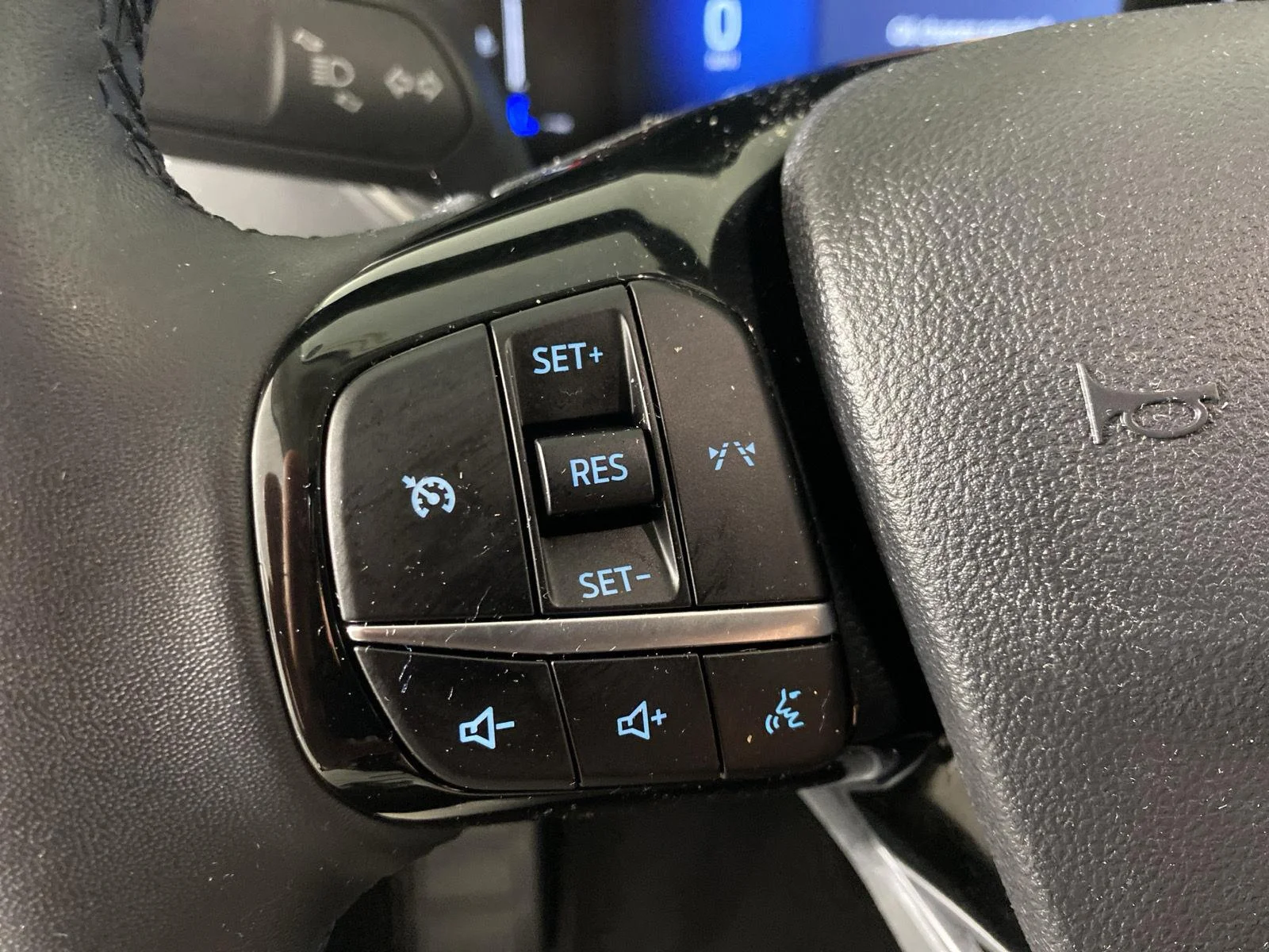 Used 2023 Agate Black Ford Active image 17