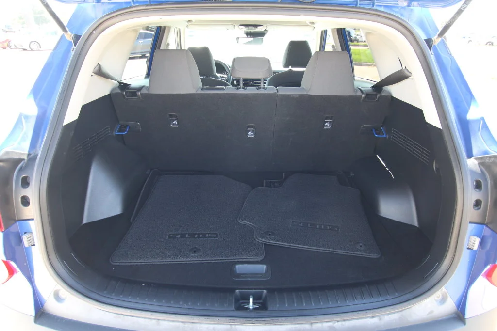 Used 2022 Neptune Blue Kia LX image 12