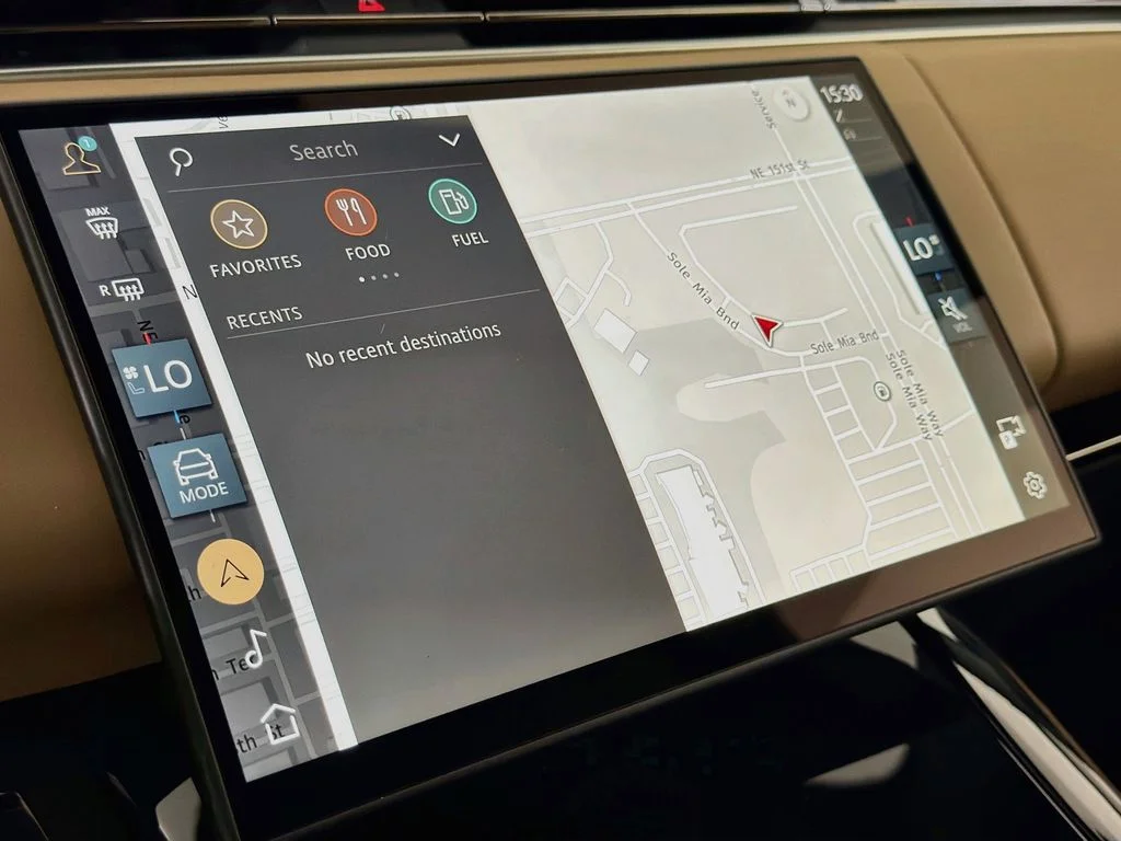 New 2026 Fuji White Land Rover Dynamic SE image 13