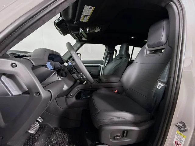 New 2026 Borasco Grey Land Rover  OCTA image 11