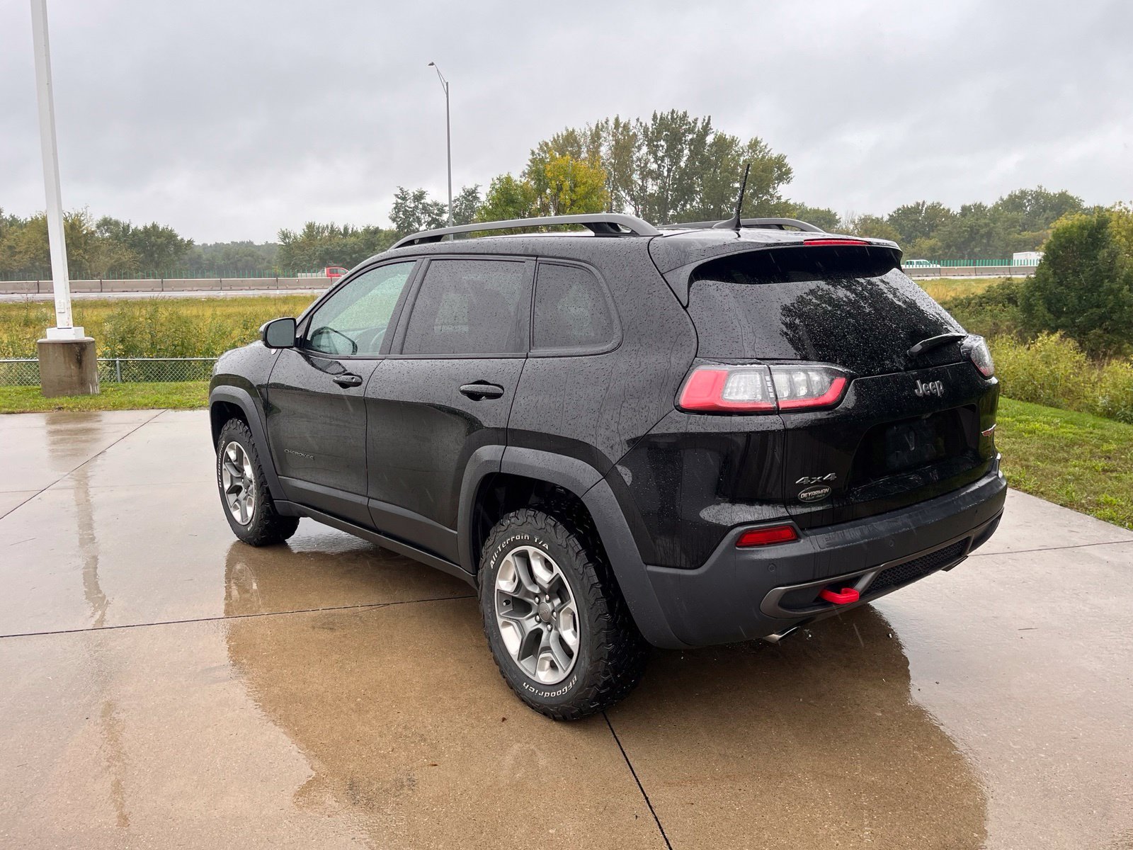 Used 2019 Black Jeep Trailhawk image 6