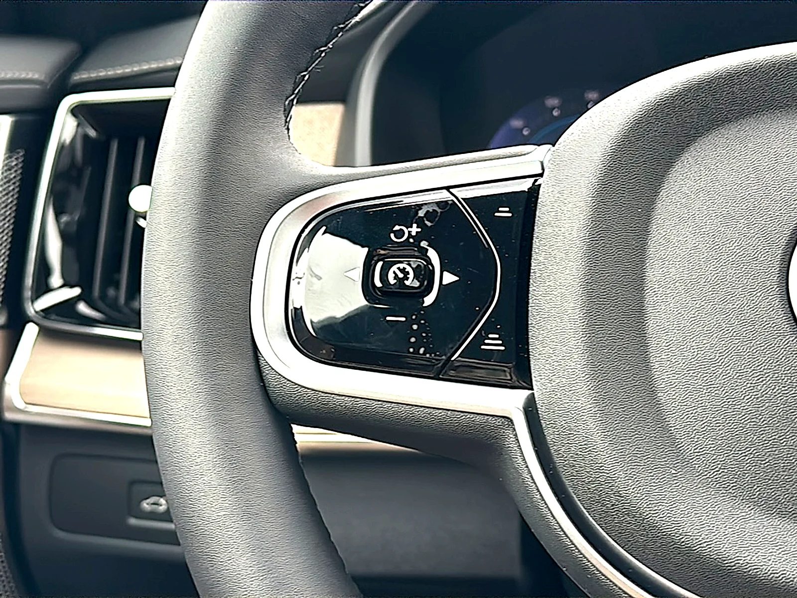 2025 Volvo XC90 Ultra - Photo 21