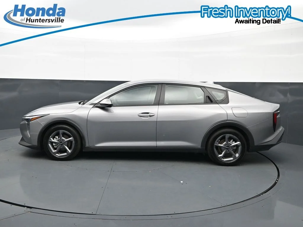 2025 Kia K4 LXS - Photo 6