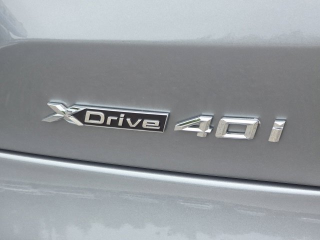 Used 2025 Gray BMW xDrive40i image 14