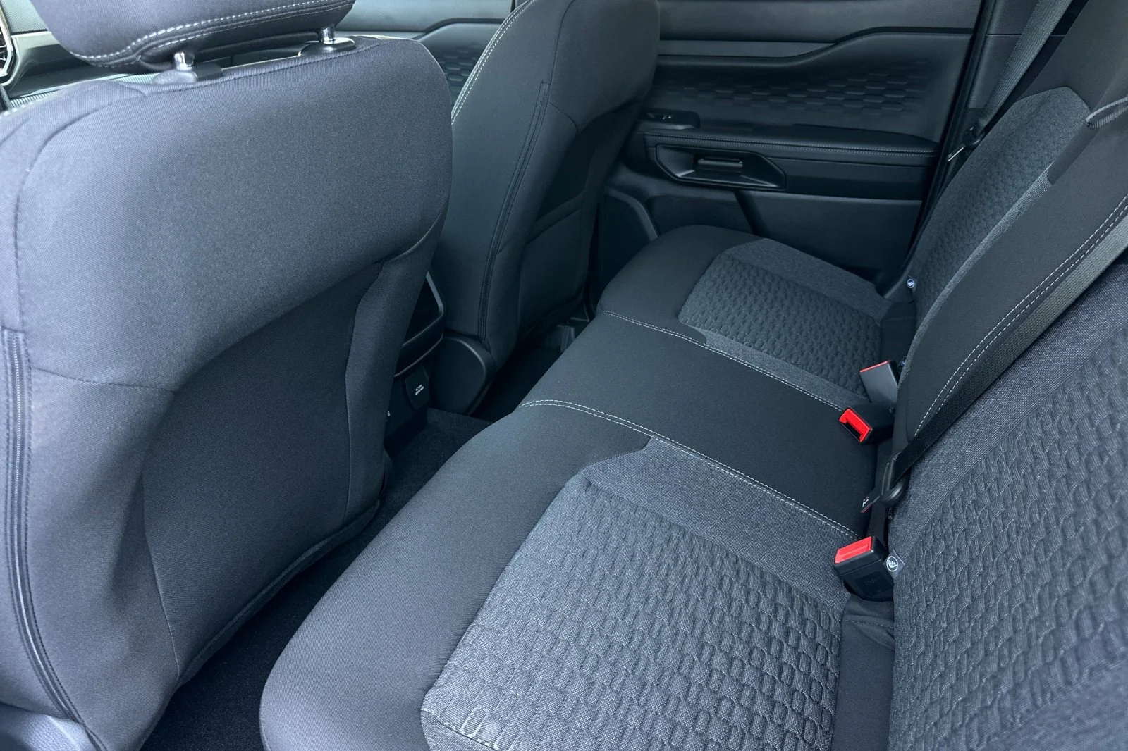 New 2026 Oxford White Ford XLT image 11