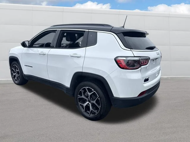 Used 2025 White Jeep Limited image 3