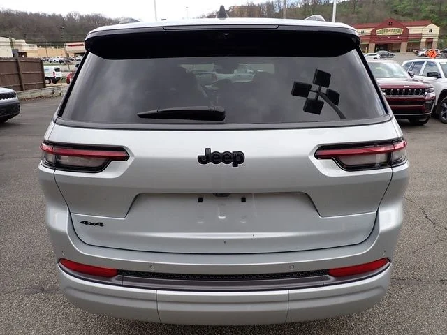 New 2026 Silver Jeep Limited image 4