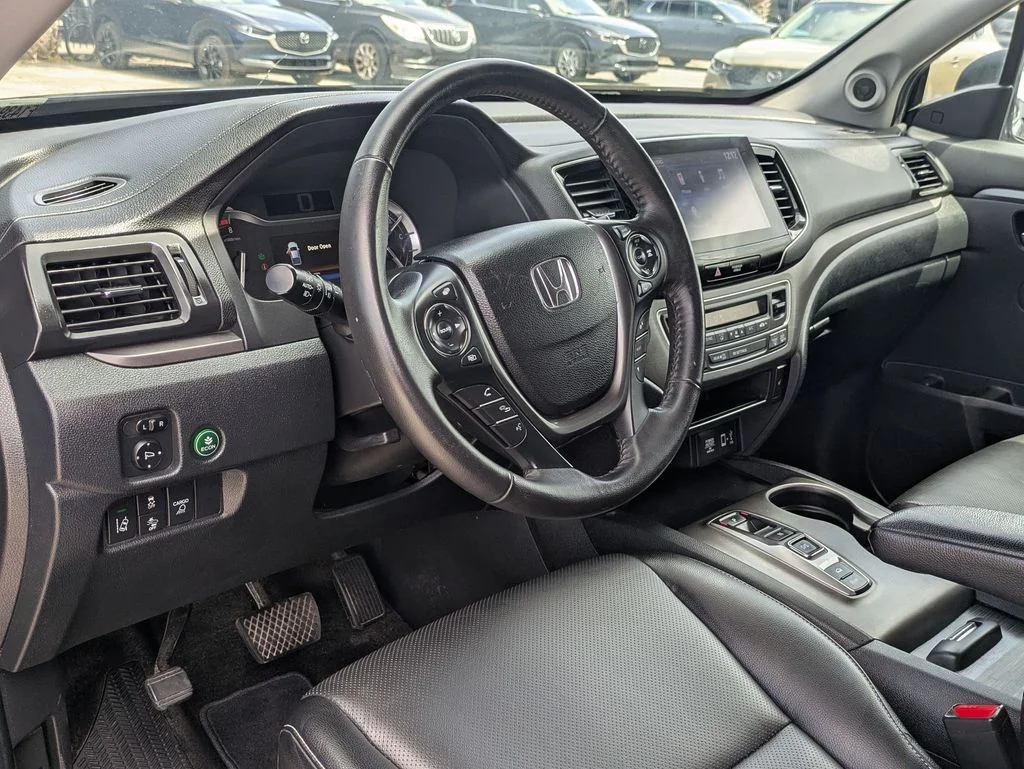 Used 2023 Black Honda RTL image 26