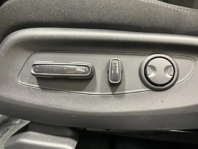 New 2027 Solar Silver Metallic Honda EX AWD image 12