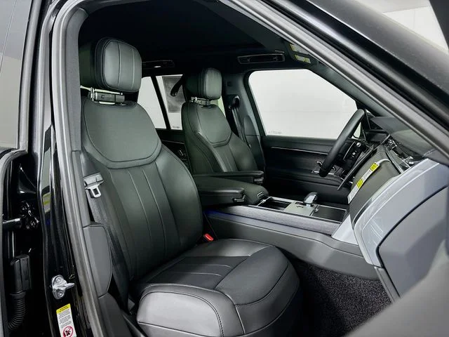 New 2026 Black Land Rover SE image 26