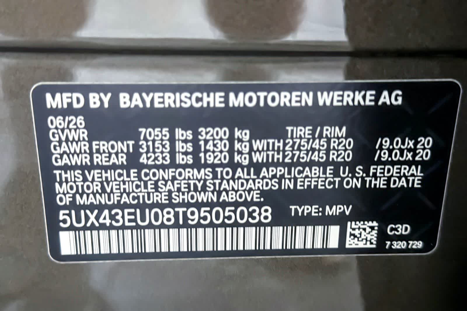 New 2026 Manhattan Green Metallic BMW xDrive50e image 27