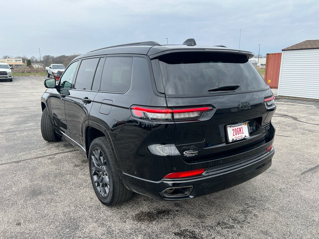 Used 2024 Diamond Black Crystal Pearlcoat Jeep Summit Reserve image 8