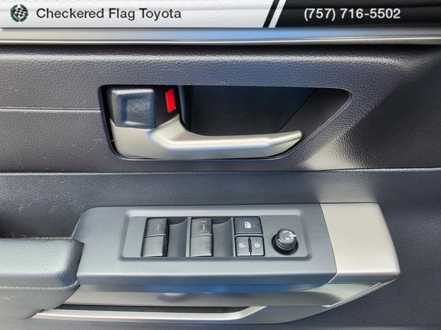 Used 2022 White Toyota SR5 image 22
