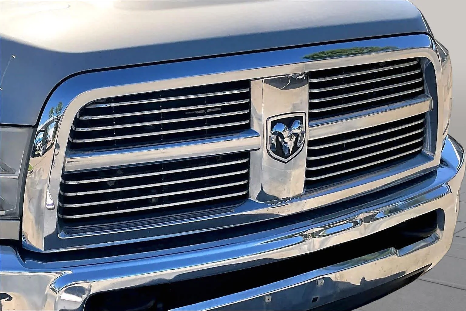 Used 2010 Light Graystone Pearl Dodge Laramie image 27