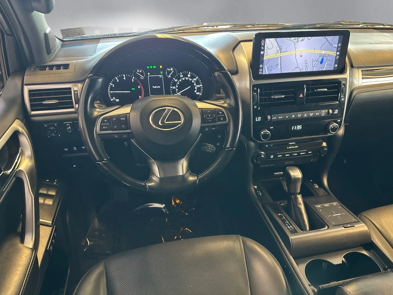 Used 2022  Lexus 460 image 3