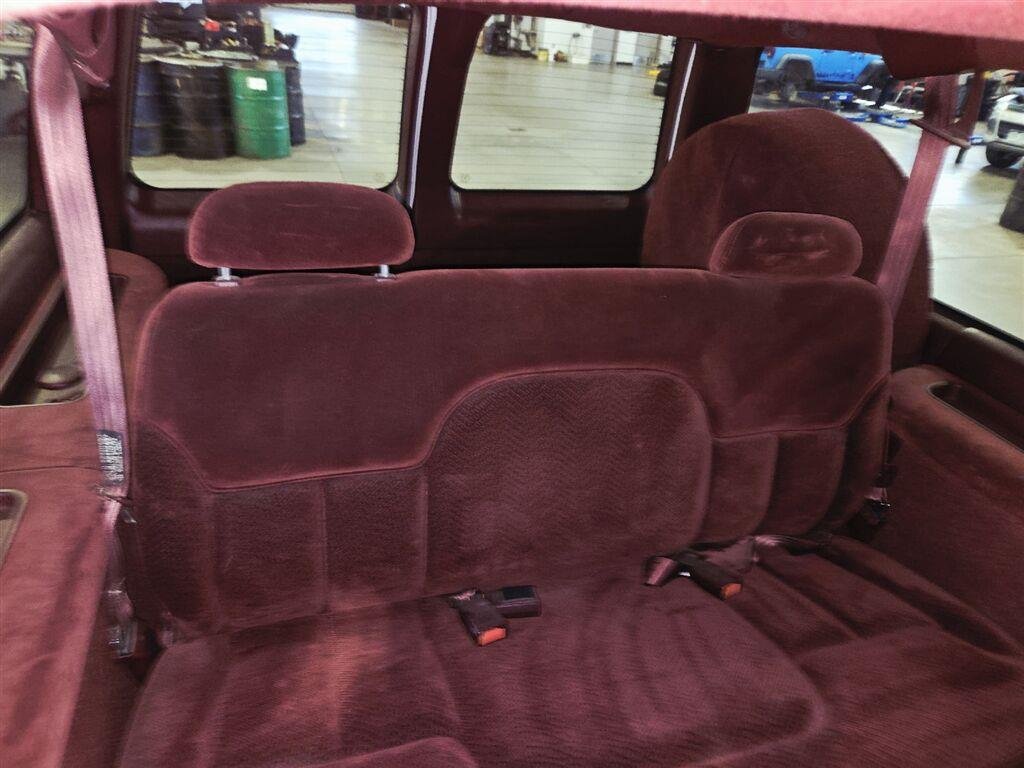 Used 1999 Summit White GMC BASE image 38