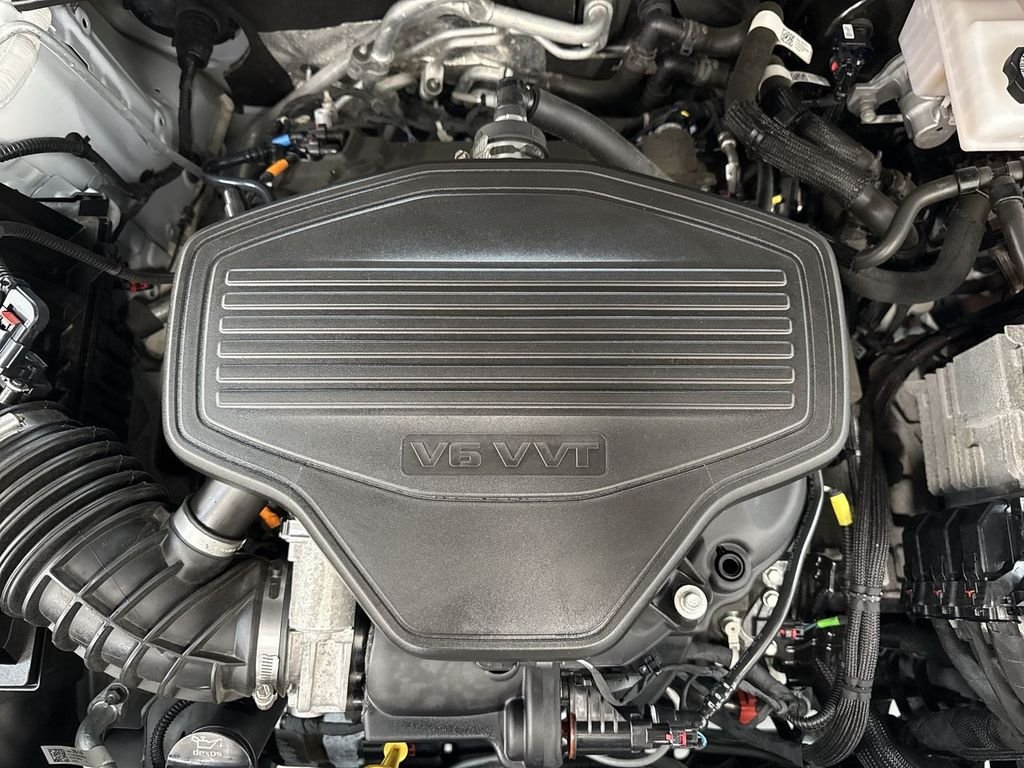 Used 2023 Summit White GMC SLT image 34