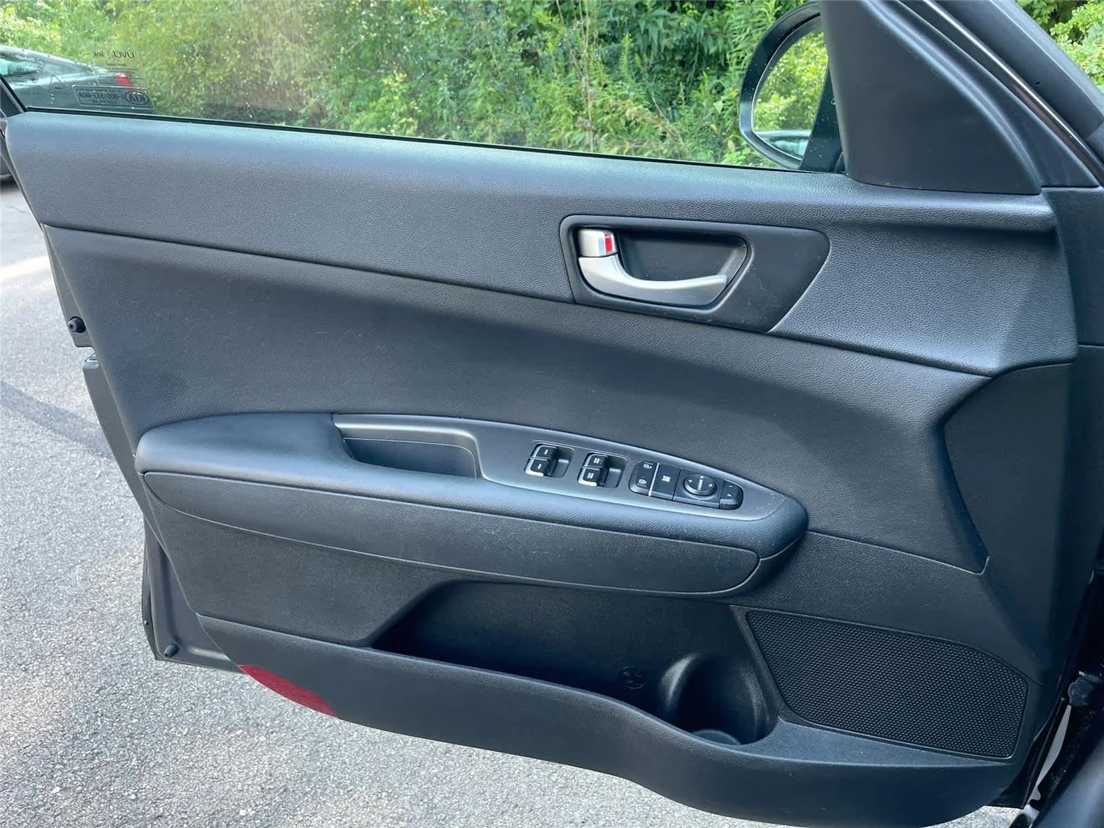 Used 2019 Platinum Graphite Kia S image 25