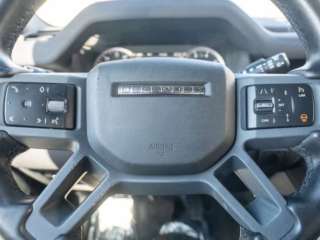 Used 2023 Black Land Rover X-Dynamic SE image 15