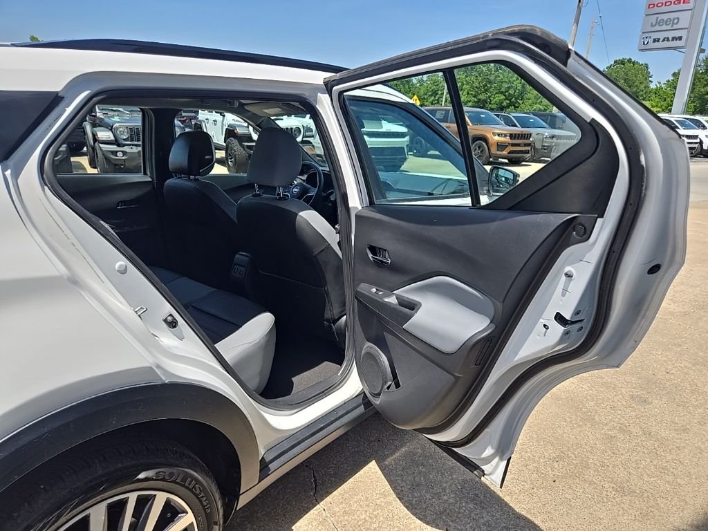 Used 2024 White Nissan SR image 66