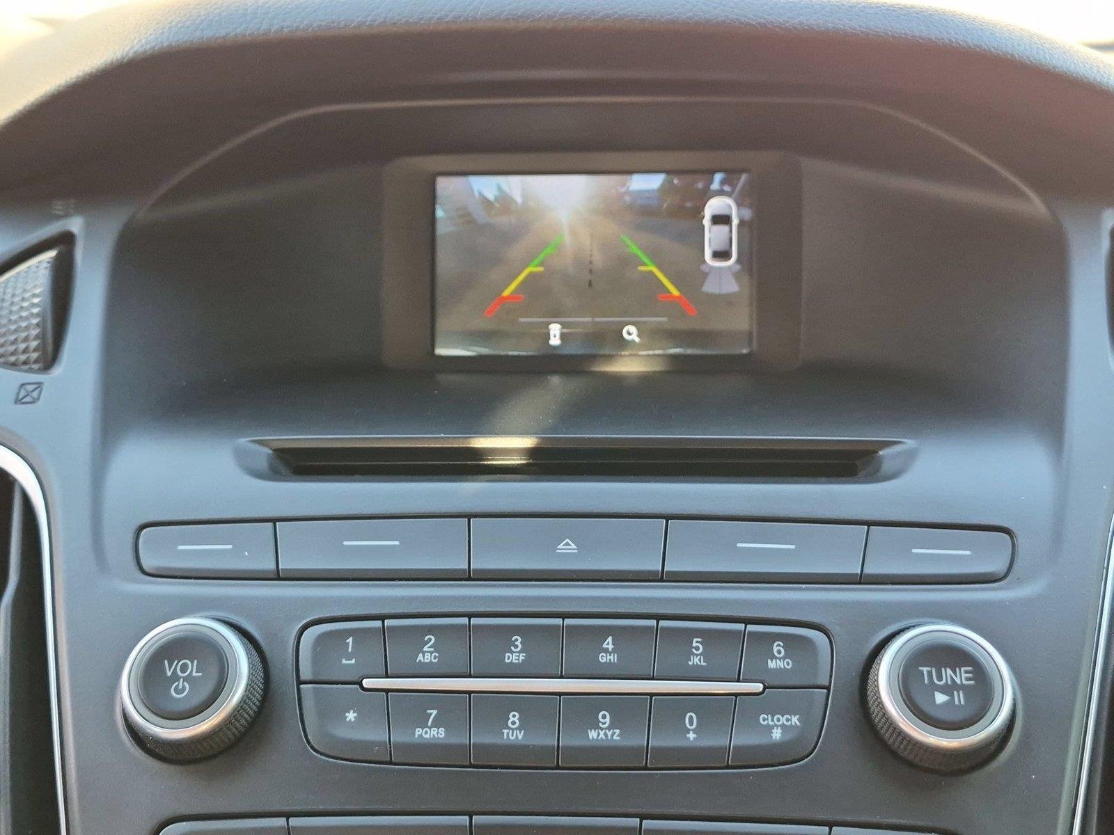 Used 2016 Shadow Black Ford SE image 25